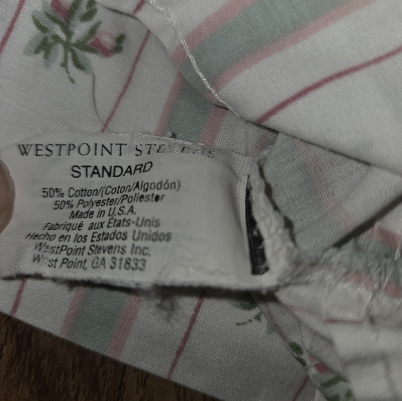 Vintage Westpoint Roses Stripe Set of Standard Piloowcases - Picture 4 of 4